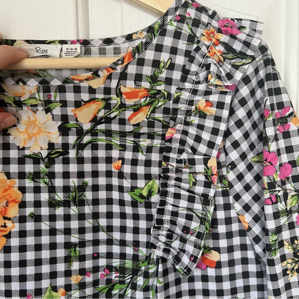 Floral Cropped Ruffle Blouse - Picture 4 of 5